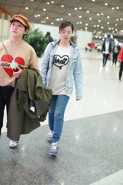 Κινεζικό Τραγουδιστή Jane Zhang Zhang Liangying Φτάνει Στην Διεθνές Αεροδρόμιο — Φωτογραφία Αρχείου