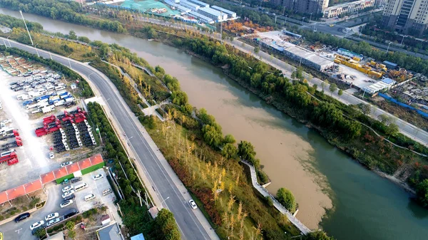 Пташиного Польоту Піщані Води Витекла Каналізації Впадіння Зустріч Чистою Річкою — стокове фото