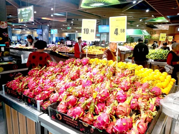 Kunden Kaufen Obst Einem Supermarkt Der Stadt Huaibei Der Ostchinesischen — Stockfoto