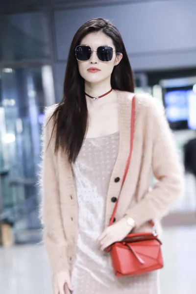 Chinese Supermodel Hij Sui Arriveert Bij Shanghai Hongqiao International Airport — Stockfoto