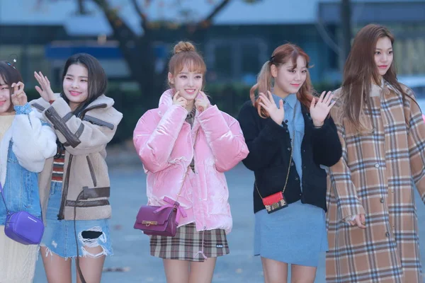 Members South Korean Girl Group Weki Meki Attend Filming Session — Stock Photo, Image