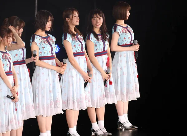 Členové Skupiny Idol Japonky Nogizaka46 Provádět Během Jejich Koncertu Šanghaji — Stock fotografie