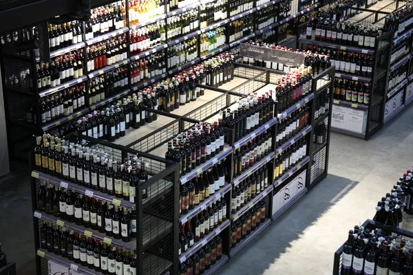 100 000 Bottiglie Vino Sono Esposte Più Grande Museo Del — Foto Stock