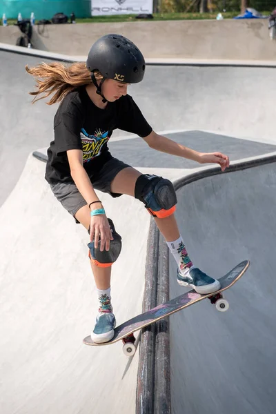 Jugador Participa Una Sesión Entrenamiento Antes Del Campeonato Mundial Skateboarding — Foto de Stock