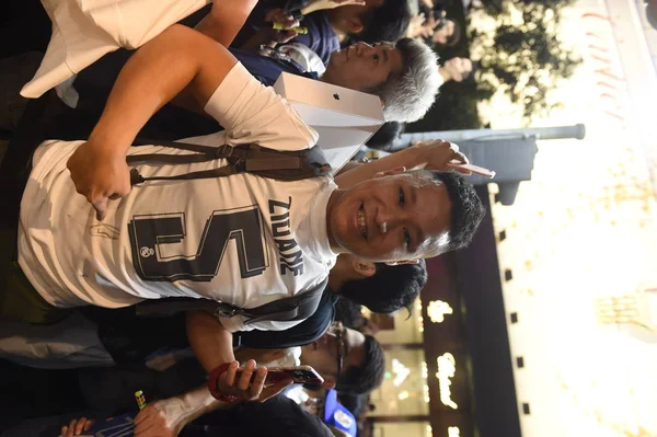 2018年12月1日 法国足球巨星 教练齐达内在香港阿迪达斯旗舰店出席球迷会议活动 — 图库照片