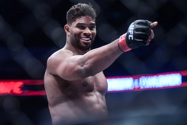 Alistair Overeem Holland Guantes Rojos Reacciona Después Derrotar Sergei Pavlovich —  Fotos de Stock