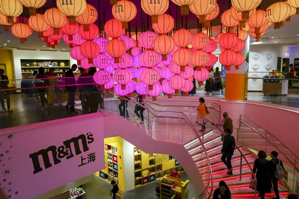 Klanten Bezoeken World Flagship Store Shanghai China Oktober 2018 — Stockfoto