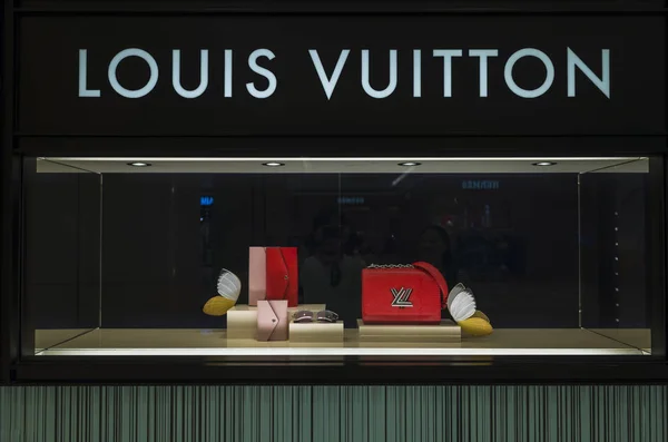 Vista Los Bolsos Exhibidos Una Boutique Louis Vuitton Ciudad Wuhan — Foto de Stock