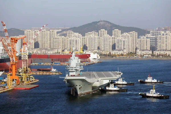 China First Domestically Built Aircraft Carrier Type 001A Arrives Shipyard — Stock Photo, Image