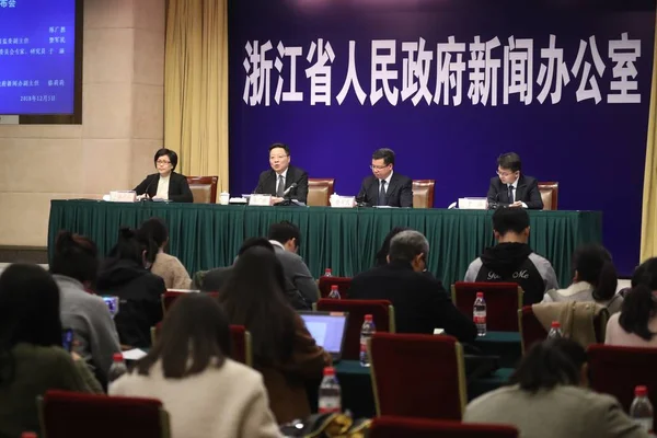 Chen Guangsheng Segundo Izquierda Vicesecretario General Del Gobierno Provincial Zhejiang —  Fotos de Stock