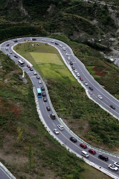 Vehicles Travel Winding Mountain Road Yakang Kangding Expressway National Day — Stock Photo, Image