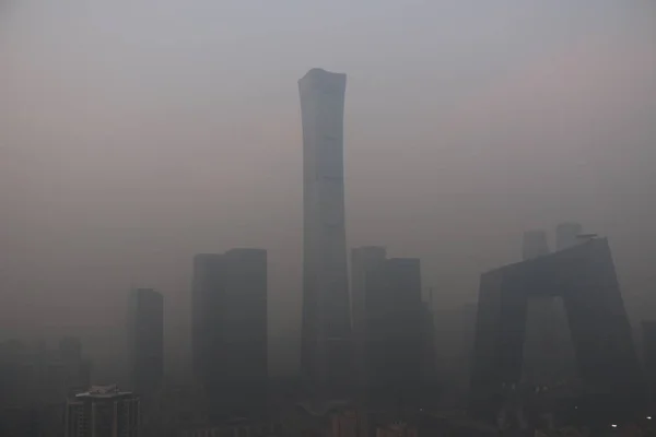 Landmark Buildings Cbd Central Business District Vaguely Seen Heavy Smog — Stock Photo, Image