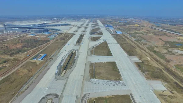 Een Luchtfoto Van Qingdao Jiaodong International Airport Aanbouw Jiaozhou Rand — Stockfoto