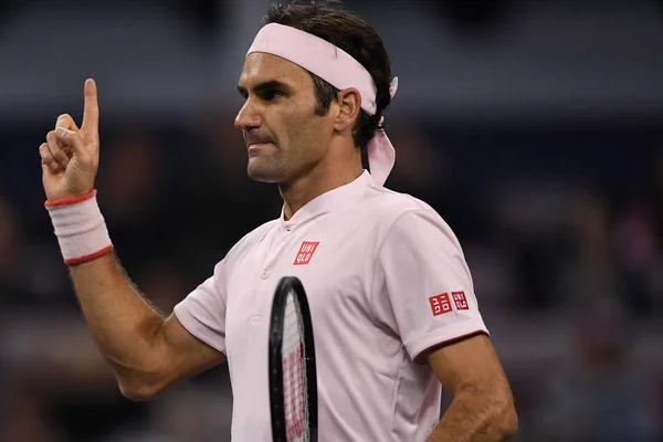 Roger Federer Switzerland Celebrates Defeating Daniil Medvedev Russia Second Match — Stock Photo, Image