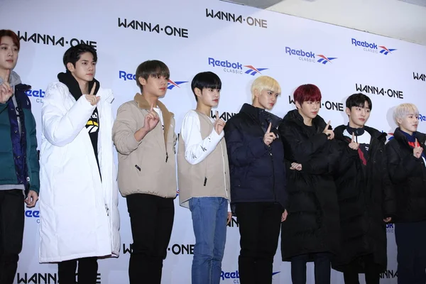 Miembros Boy Band Surcoreana Wanna One Asisten Evento Promocional Para —  Fotos de Stock