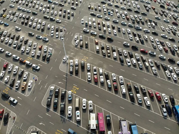 Légi Felvétel Parkoló Csaknem Teljes Üdülők Autók Egy Vidámparkban Során — Stock Fotó