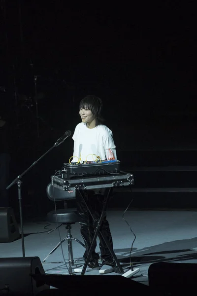 Chinese Singer Songwriter Dou Jingtong Also Known Leah Dou Performs — Stock Photo, Image