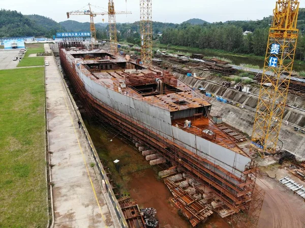 Una Réplica Gran Escala Línea Pasajeros Titanic Está Construcción Condado — Foto de Stock