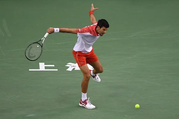 Novak Djokovic Sérvia Retorna Arremesso Contra Borna Coric Croácia Partida — Fotografia de Stock