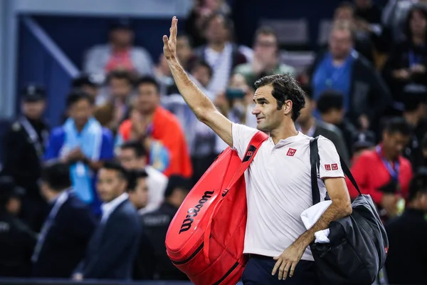 Roger Federer Aus Der Schweiz Winkt Den Zuschauern Als Nach — Stockfoto