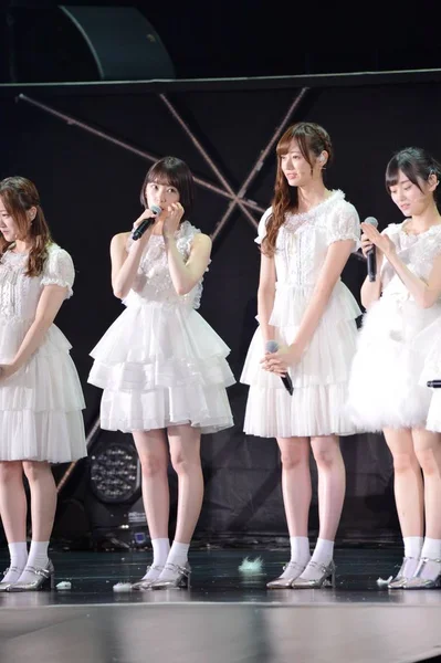 Medlemmer Den Japanske Jenteidol Gruppen Nogizaka46 Opptrer Deres Konsert Shanghai – stockfoto