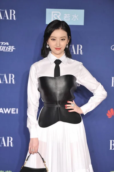 Chińska Aktorka Jing Tian Przybywa Czerwonym Dywanie 2018 Bazaar Gwiazda — Zdjęcie stockowe