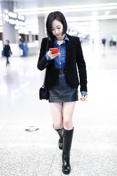 Chinese Zangeres Actrice Victoria Song Song Qian Arriveert Bij Beijing — Stockfoto