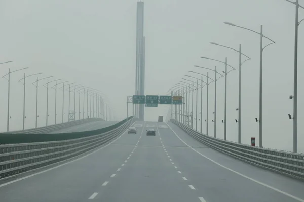 Veículos Viajam Ponte Marítima Mais Longa Mundo Ponte Hong Kong — Fotografia de Stock