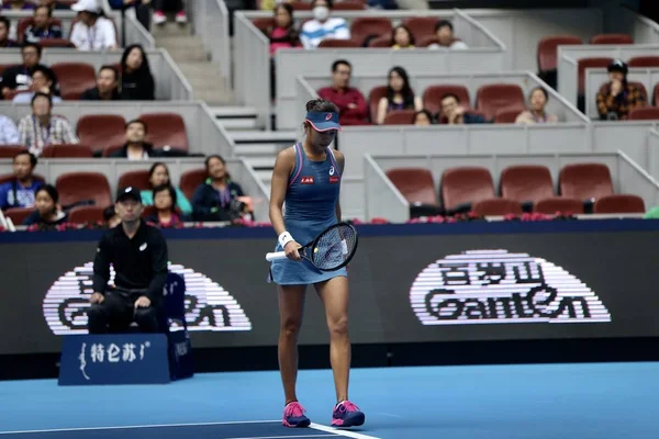 Zhang Shuai Aus China Reagiert Als Sie Gegen Naomi Osaka — Stockfoto