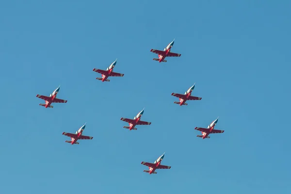 Los Aviones China Del Equipo Aerobático Hongying Decir Águila Roja —  Fotos de Stock