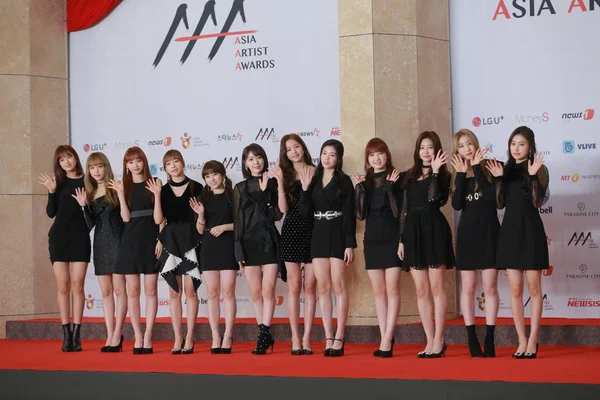 Membros Girl Group Sul Coreano Izone Estilizado Como One Posam — Fotografia de Stock