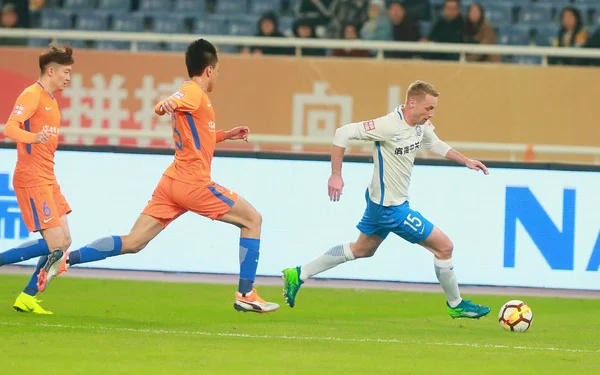 Alman Futbolcu Felix Bastians Tianjin Teda Doğru Shandong Luneng Taishan — Stok fotoğraf