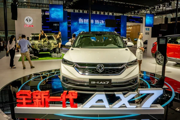 Dongfeng Fengshen Ax7 Exhibe Durante 16ª Exposición Internacional Automóviles China — Foto de Stock