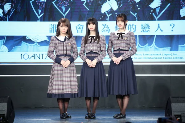 Soldan Sağa Akimoto Manatsu Asuka Saito Japon Idol Grubu Nogizaka46 — Stok fotoğraf