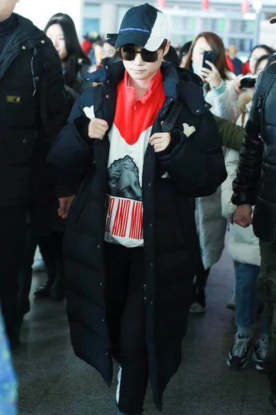 中国歌手李宇春 3日在中国北京首都国际机场合影 — 图库照片