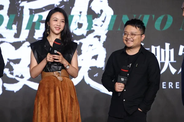 Atriz Chinesa Tang Wei Esquerda Diretor Gan Participam Evento Estreia — Fotografia de Stock