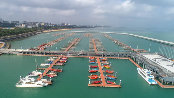 海口国立セーリング ベースのアジアの最大のセーリング ドック 2018 日中国南部の海南省海口市の空撮 — ストック写真