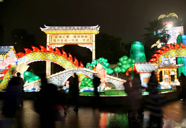 Odwiedzający Podziwiać Latarnie Festiwalu Lantern Changzhou 2019 Changzhou City Prowincja — Zdjęcie stockowe