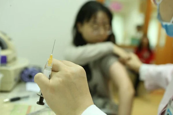 Femme Vaccinée Dans Hôpital Shanghai Chine Novembre 2018 — Photo