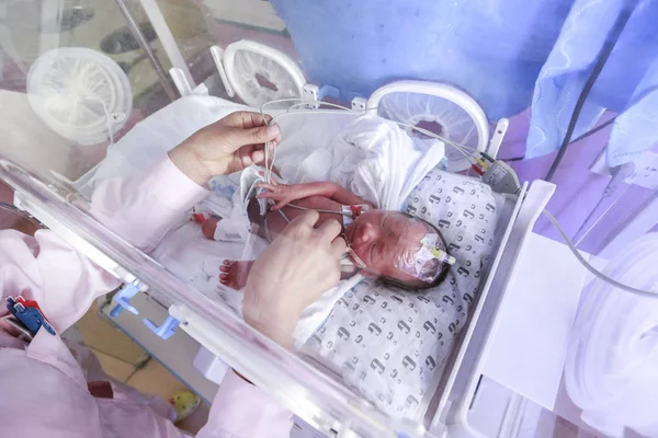 Nurse Takes Care Newborn Infant Hospital Weining Hui Miao Autonomous — Stock Photo, Image