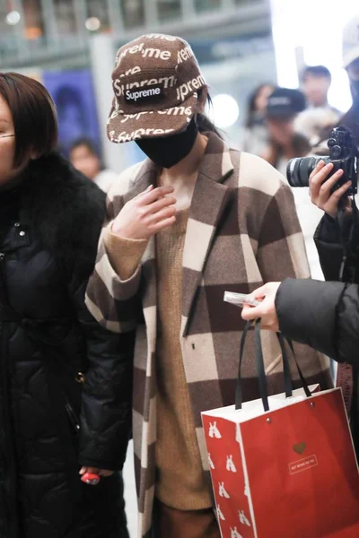 Kinesiska Uigur Skådespelerska Dilraba Dilmurat Anländer Beijing Capital International Airport — Stockfoto