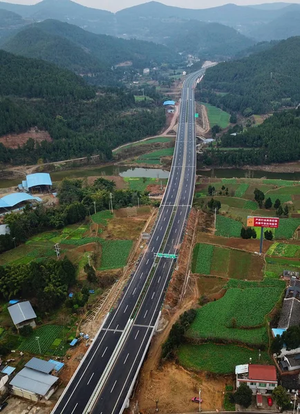Flygfoto Över Trafikplats Jiangjiawan Systemet Motorväg Mianyang Xichong Att Öppna — Stockfoto