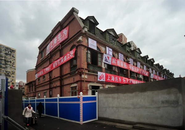 Chinese Workers Makes Preparation Moving 116 Year Old Housing Block — Stock Photo, Image