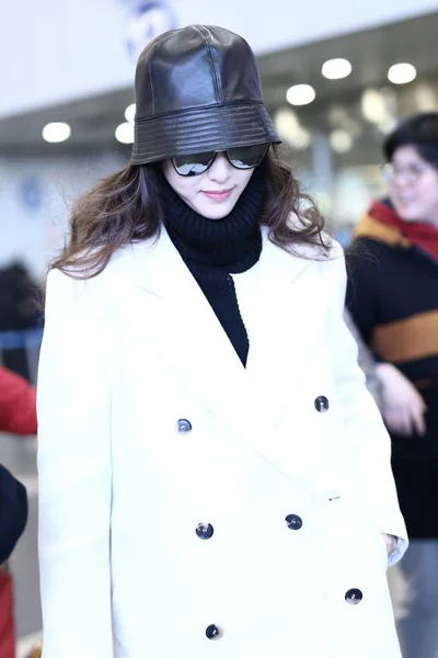 Kinesisk Skådespelerska Tiffany Tang Yan Anländer Beijing Capital International Airport — Stockfoto