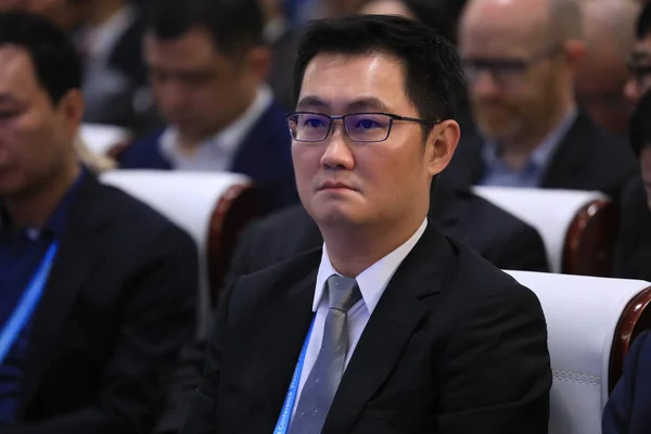 Plik Pony Huateng Prezes Dyrektor Generalny Tencent Holdings Ltd Bierze — Zdjęcie stockowe