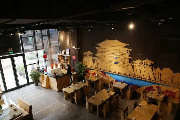 Corrugated Cardboard Made Furniture Displayed New Store Restaurant City Northwest — Stock Photo, Image