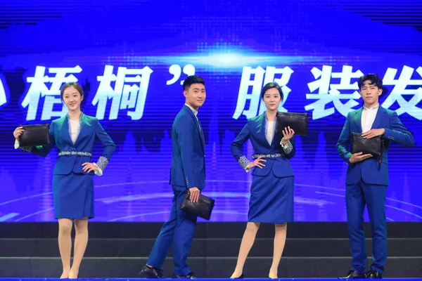 Chinese Stewardessen Wonen Lanceringsceremonie Voor Vijfde Internet Wereldconferentie Wic Ook — Stockfoto