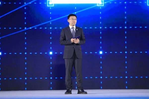 Huang Gang Ředitel Výzkumného Centra Operačního Systému Pekingská Univerzita Zavádí — Stock fotografie