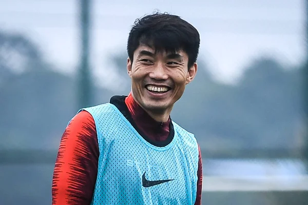 Zheng Zhi Spoluhráči Čínské Národní Fotbalové Reprezentace Účastní Tréninku Pro — Stock fotografie