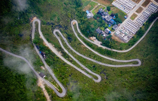 Letecký Pohled Klikaté Horské Silnice Kolem Hory Yao Autonomní County — Stock fotografie